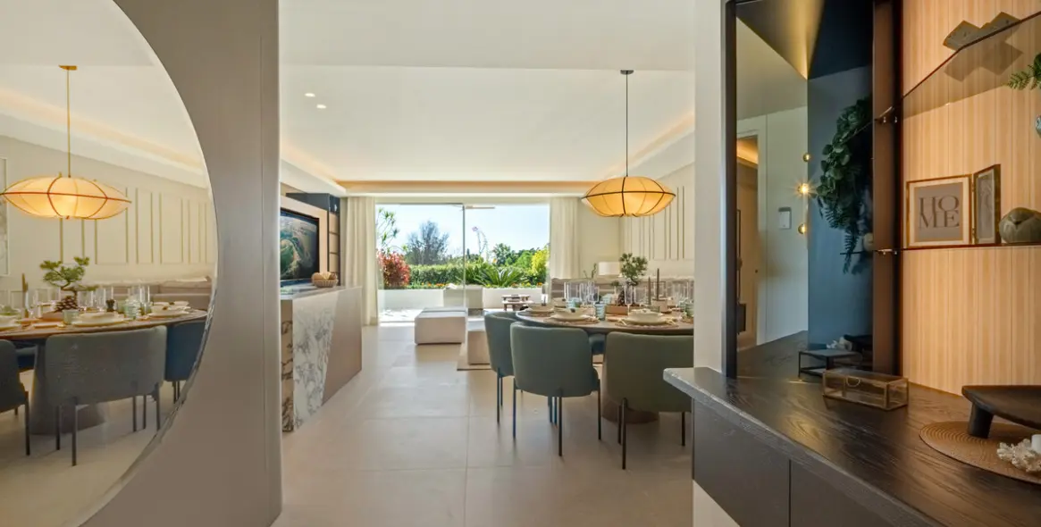 Venta de apartamento en planta media en The Golden Mile 15