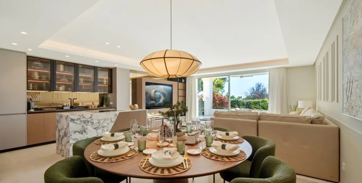 Venta de apartamento en planta media en The Golden Mile 16