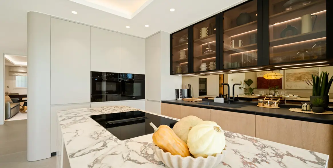 Venta de apartamento en planta media en The Golden Mile 19