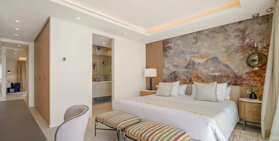 Venta de apartamento en planta media en The Golden Mile 39