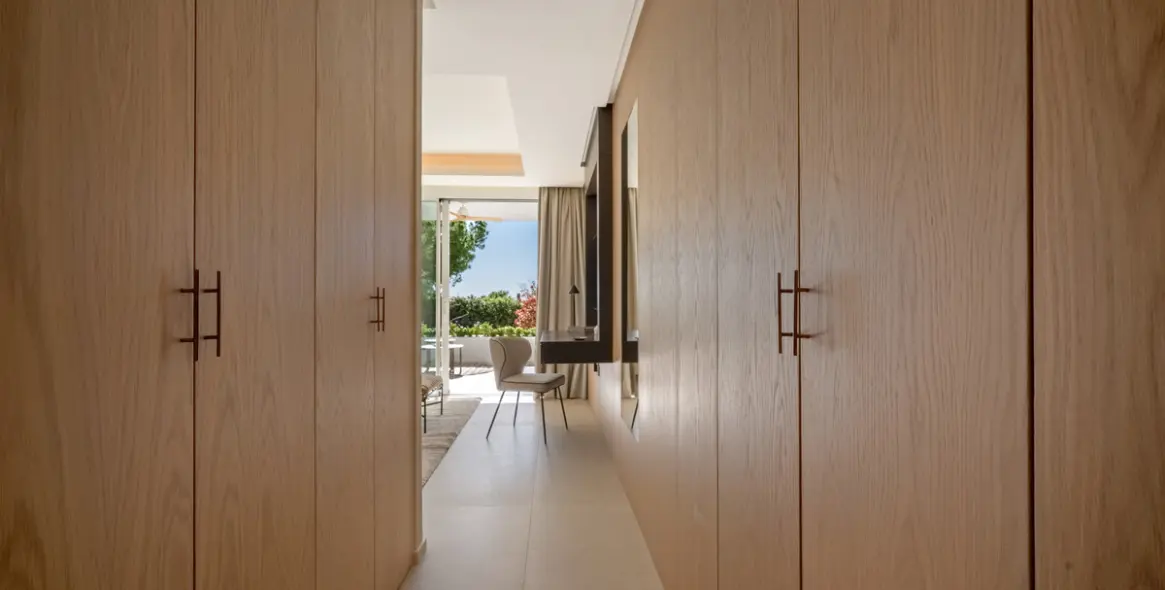 Venta de apartamento en planta media en The Golden Mile 41