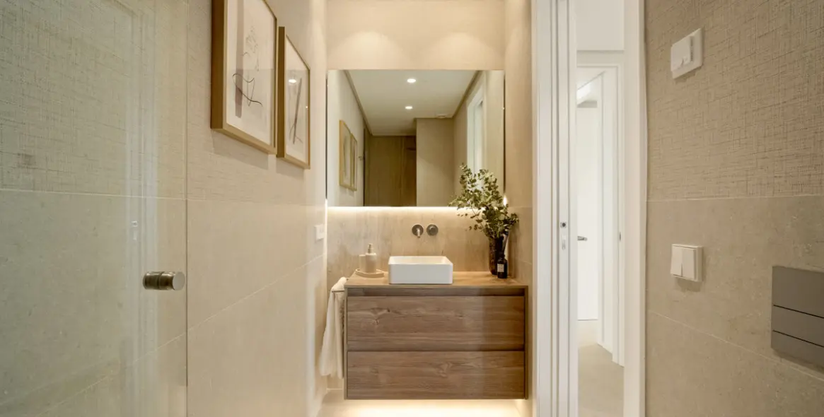 Venta de apartamento en planta media en The Golden Mile 49