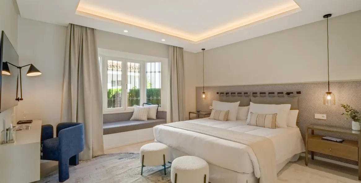 Venta de apartamento en planta media en The Golden Mile 51