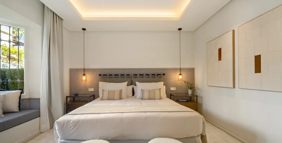 Venta de apartamento en planta media en The Golden Mile 53