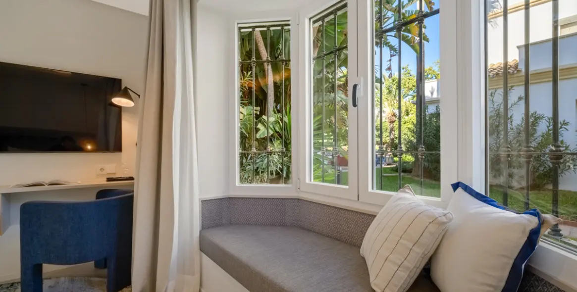 Venta de apartamento en planta media en The Golden Mile 58