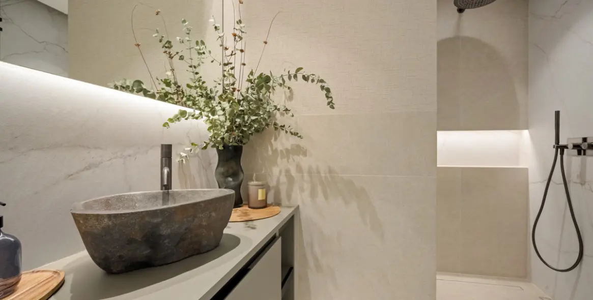 Venta de apartamento en planta media en The Golden Mile 67