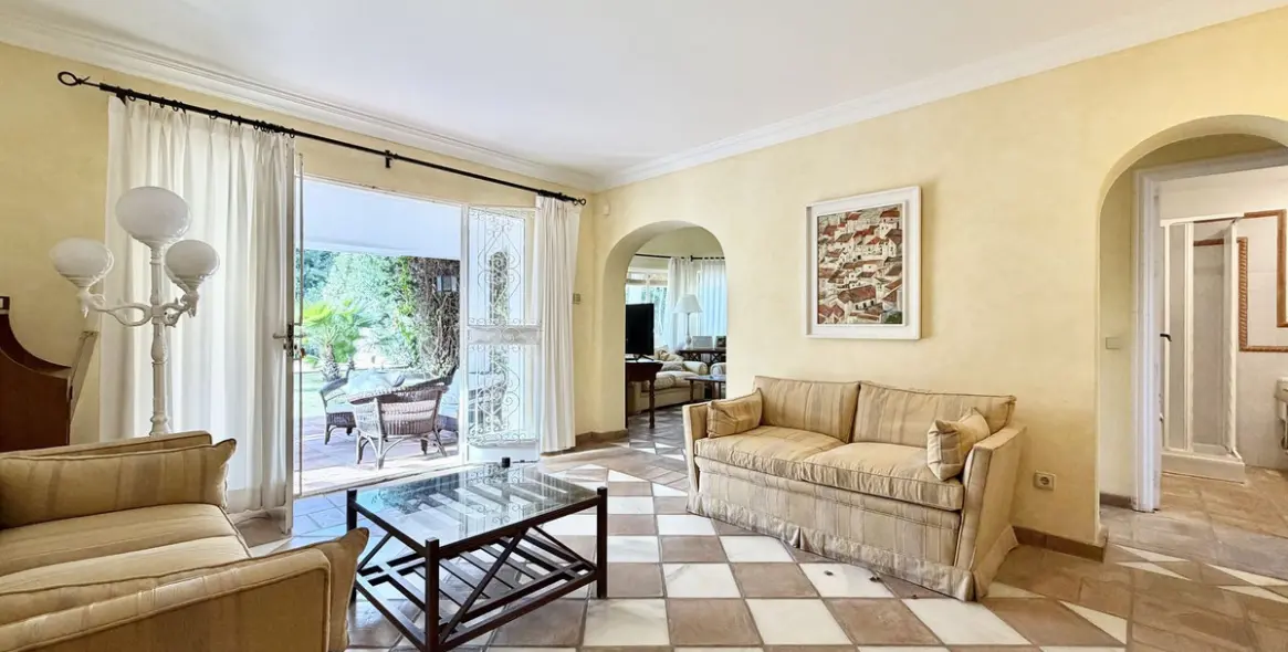 Venta de villa independiente en San Pedro de Alcántara 3