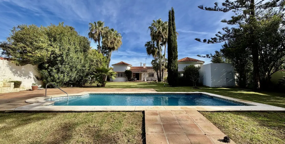Venta de villa independiente en San Pedro de Alcántara 5