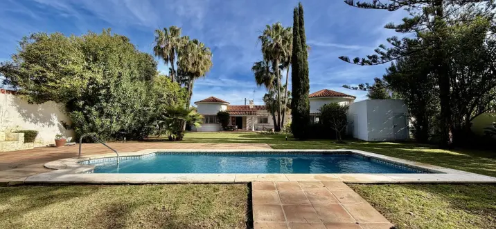 Venta de villa independiente en San Pedro de Alcántara 4