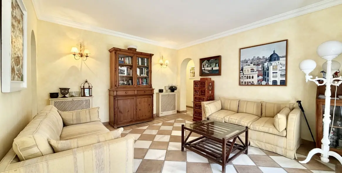 Venta de villa independiente en San Pedro de Alcántara 9