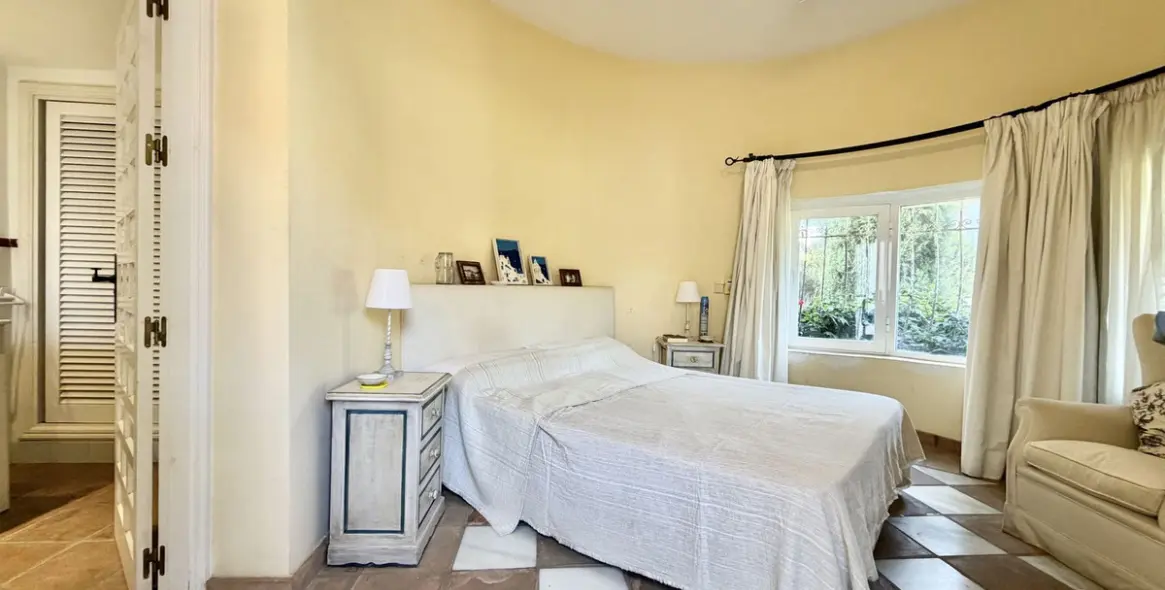 Venta de villa independiente en San Pedro de Alcántara 12