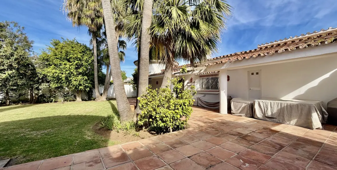 Venta de villa independiente en San Pedro de Alcántara 19