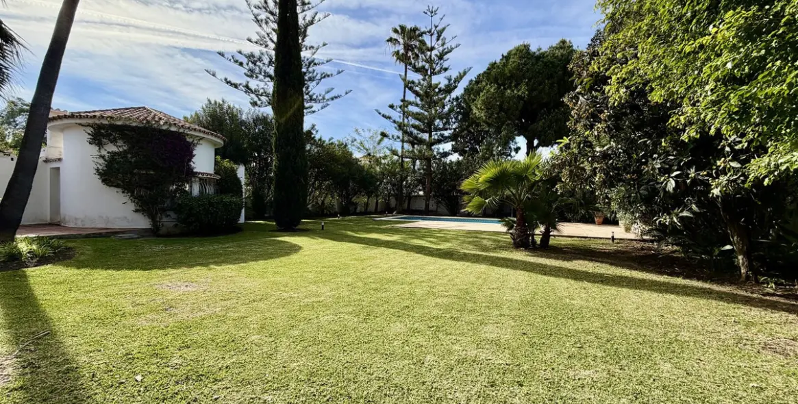 Venta de villa independiente en San Pedro de Alcántara 20