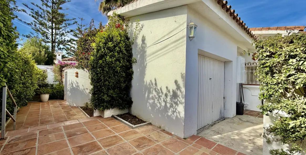 Venta de villa independiente en San Pedro de Alcántara 21