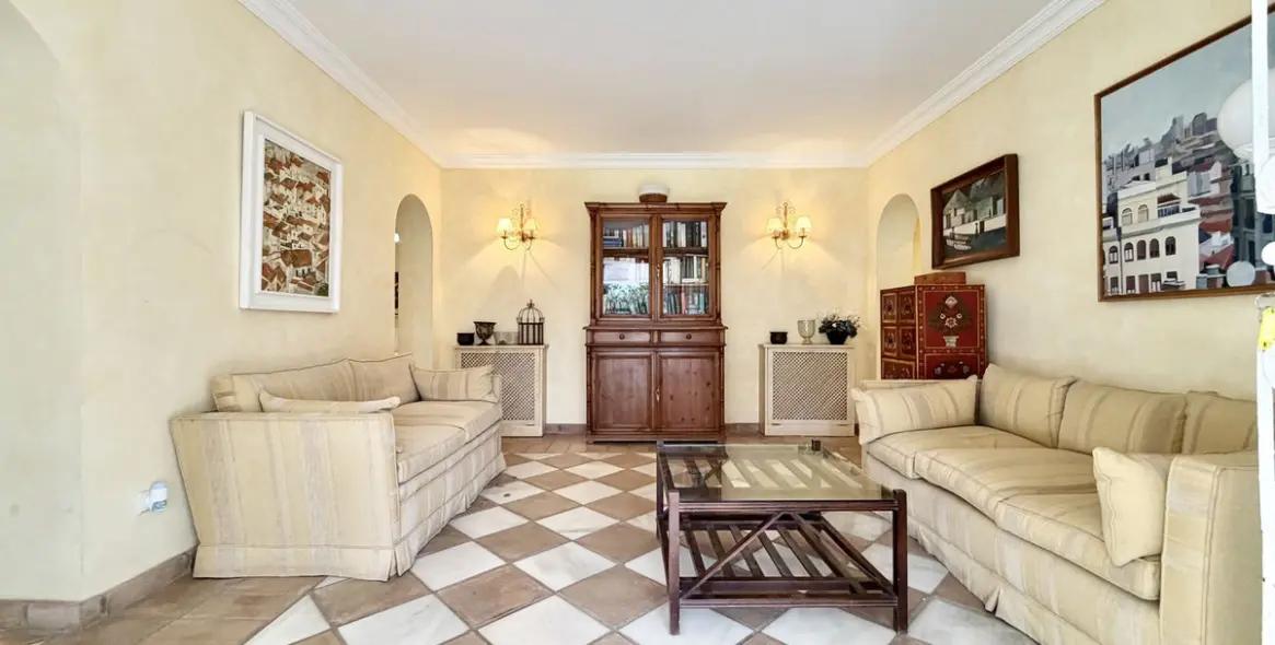 Venta de villa independiente en San Pedro de Alcántara 22