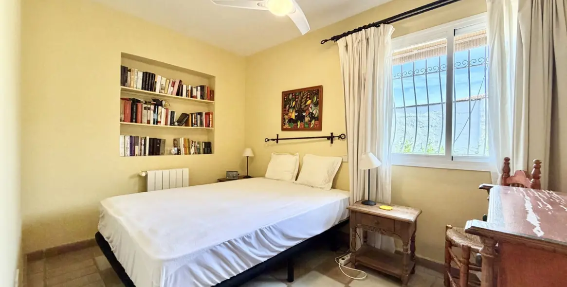 Venta de villa independiente en San Pedro de Alcántara 25