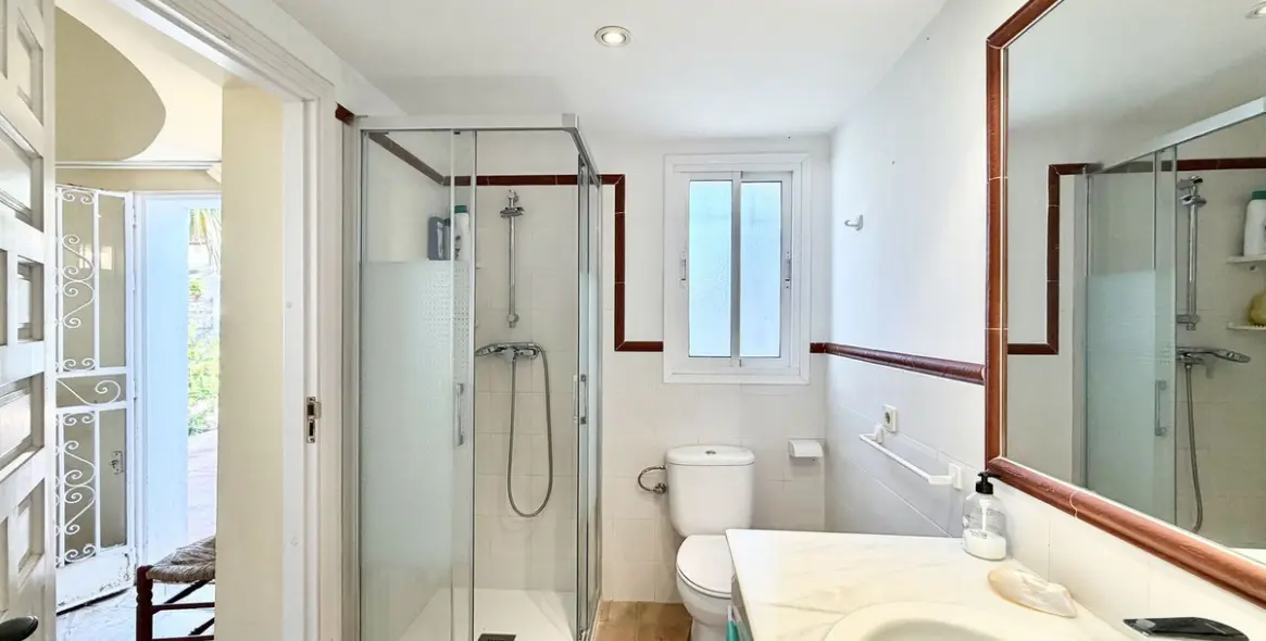 Venta de villa independiente en San Pedro de Alcántara 40