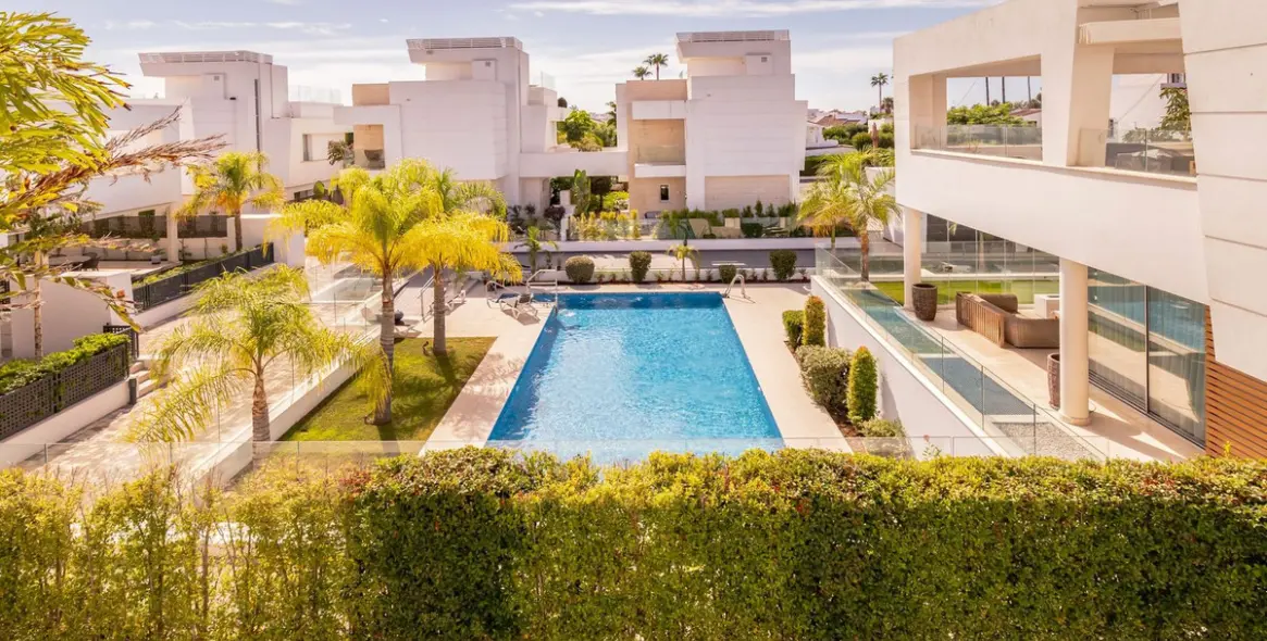 Venta de villa independiente en San Pedro de Alcántara 1