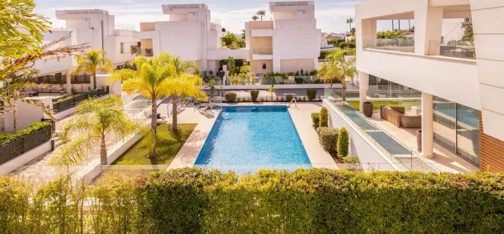 Venta de villa independiente en San Pedro de Alcántara 0