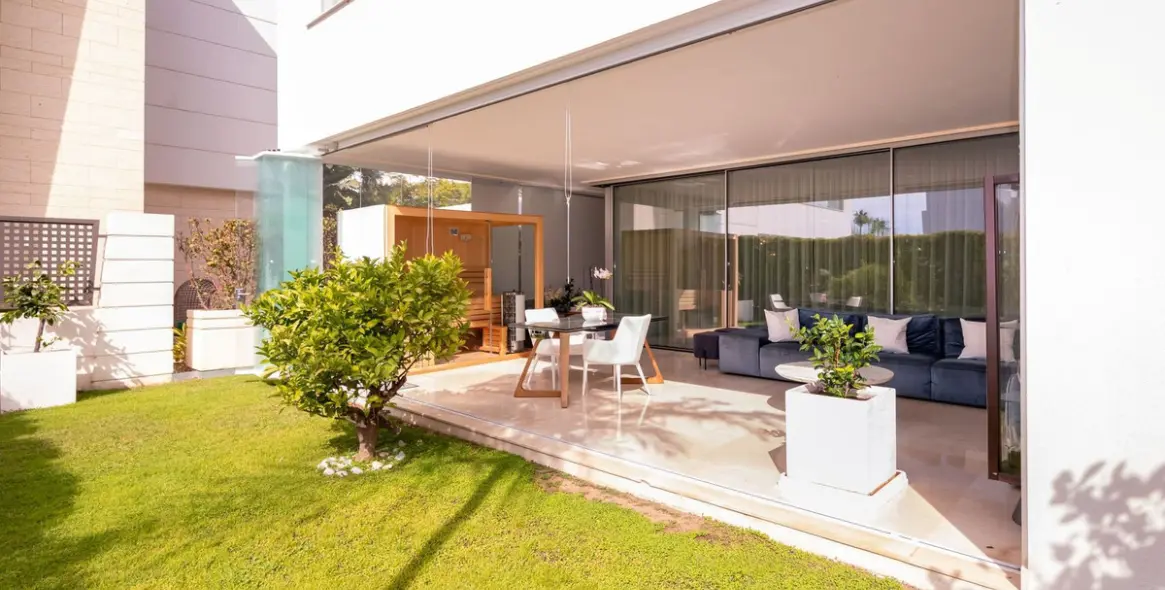 Venta de villa independiente en San Pedro de Alcántara 12