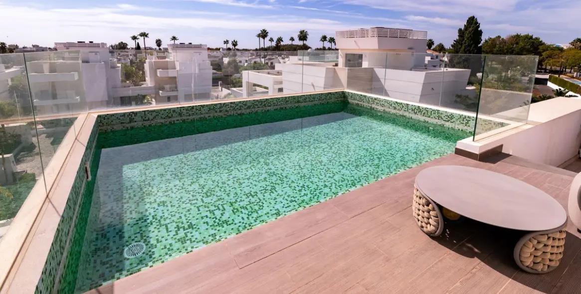 Venta de villa independiente en San Pedro de Alcántara 26