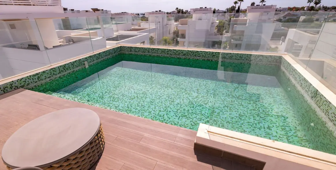 Venta de villa independiente en San Pedro de Alcántara 27