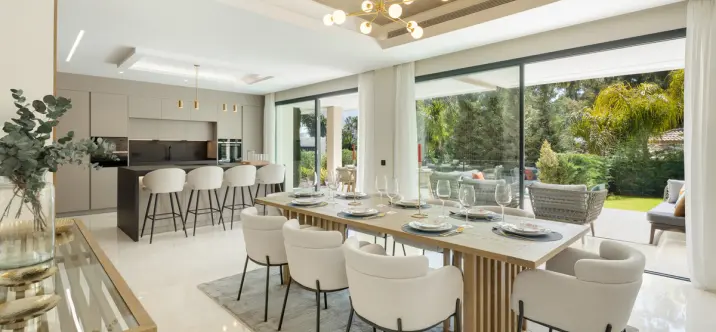 Venta de villa independiente en Nueva Andalucía 1