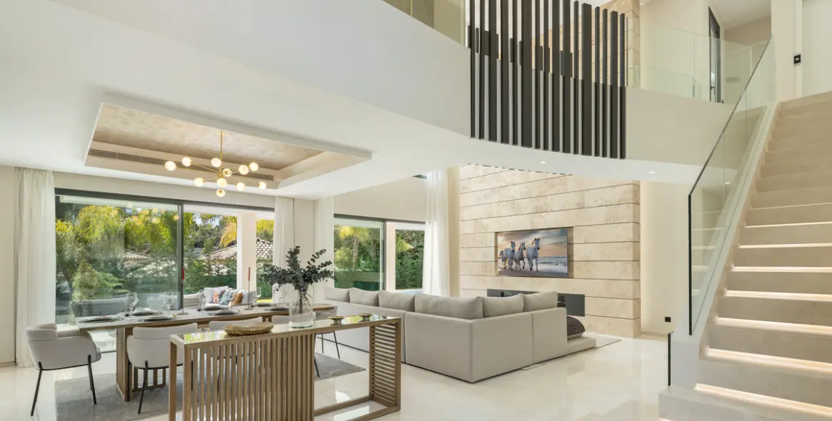 Venta de villa independiente en Nueva Andalucía 3