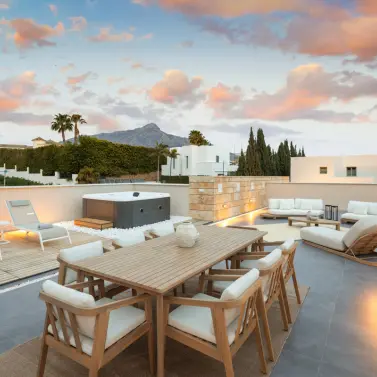 Venta de villa independiente en Nueva Andalucía