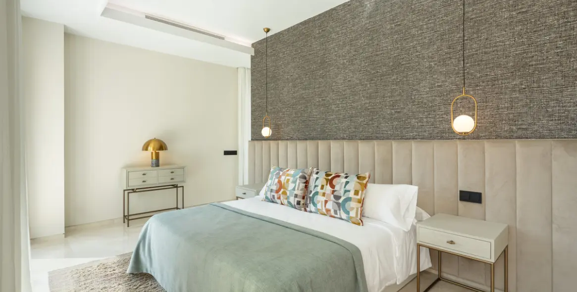 Venta de villa independiente en Nueva Andalucía 16