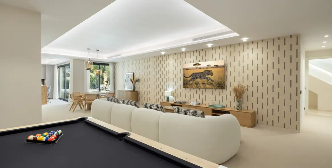 Venta de villa independiente en Nueva Andalucía 25