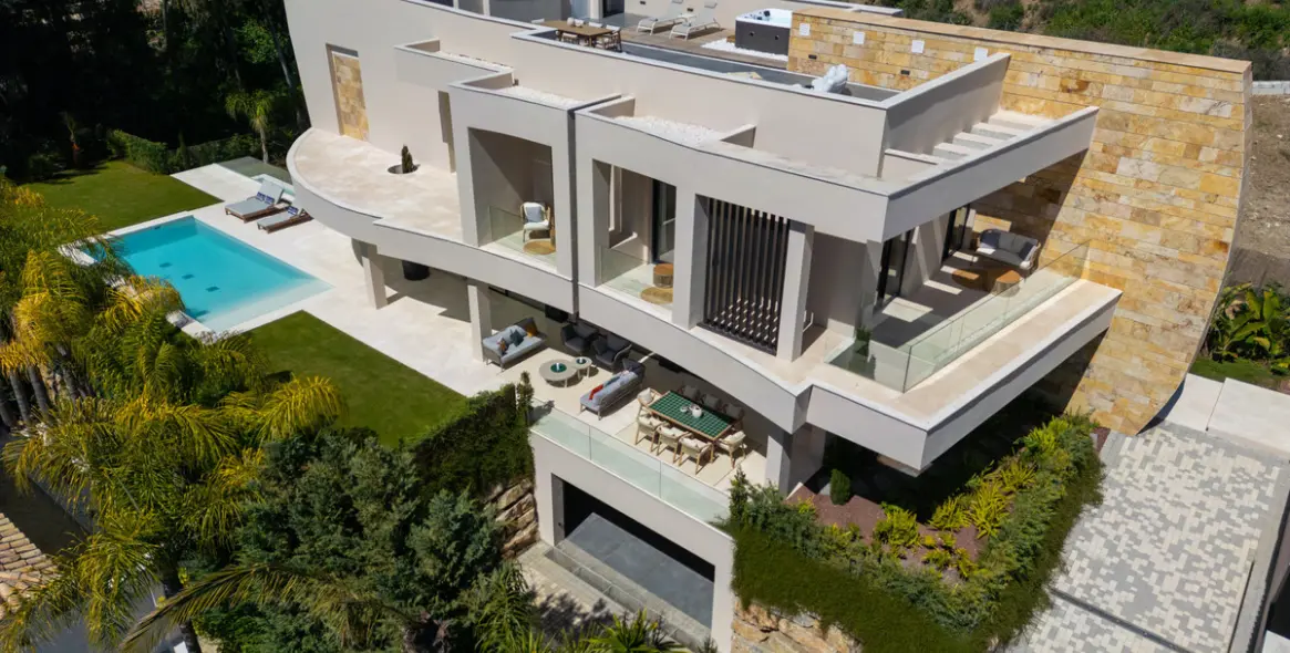 Venta de villa independiente en Nueva Andalucía 46