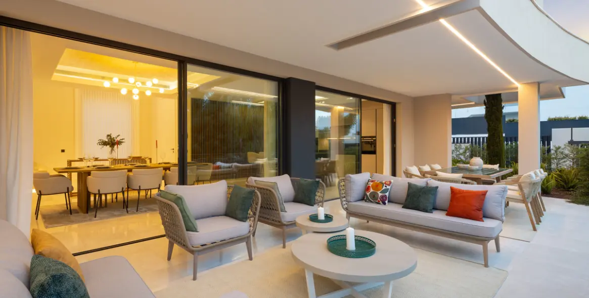 Venta de villa independiente en Nueva Andalucía 47