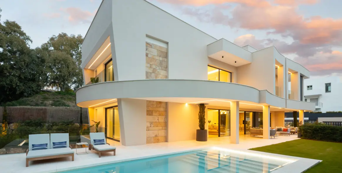 Venta de villa independiente en Nueva Andalucía 55