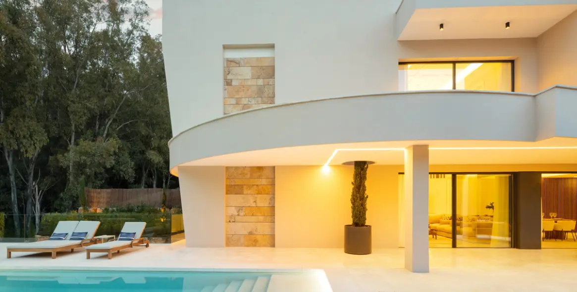 Venta de villa independiente en Nueva Andalucía 60