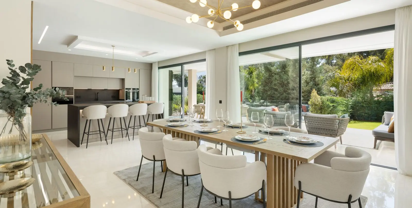 Sale of detached villa in Nueva Andalucía 2