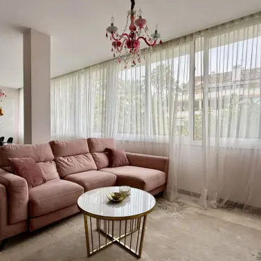 Alquiler a corto plazo de apartamento en planta media en The Golden Mile