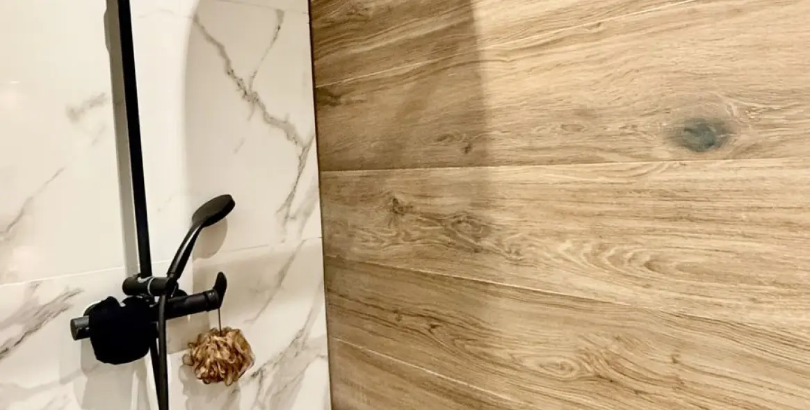 Краткосрочная аренда апартаментов на среднем этаже в The Golden Mile 20