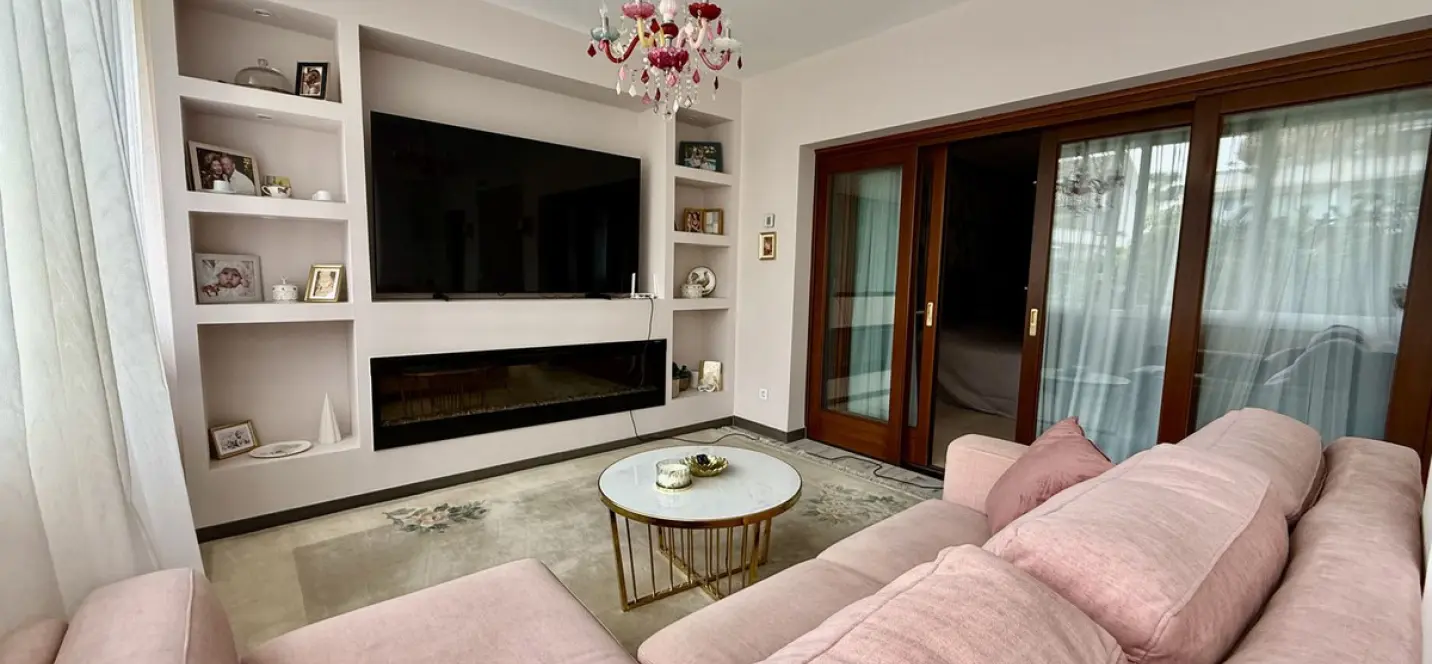 Short-term rent of middle floor apartment in The Golden Mile 1