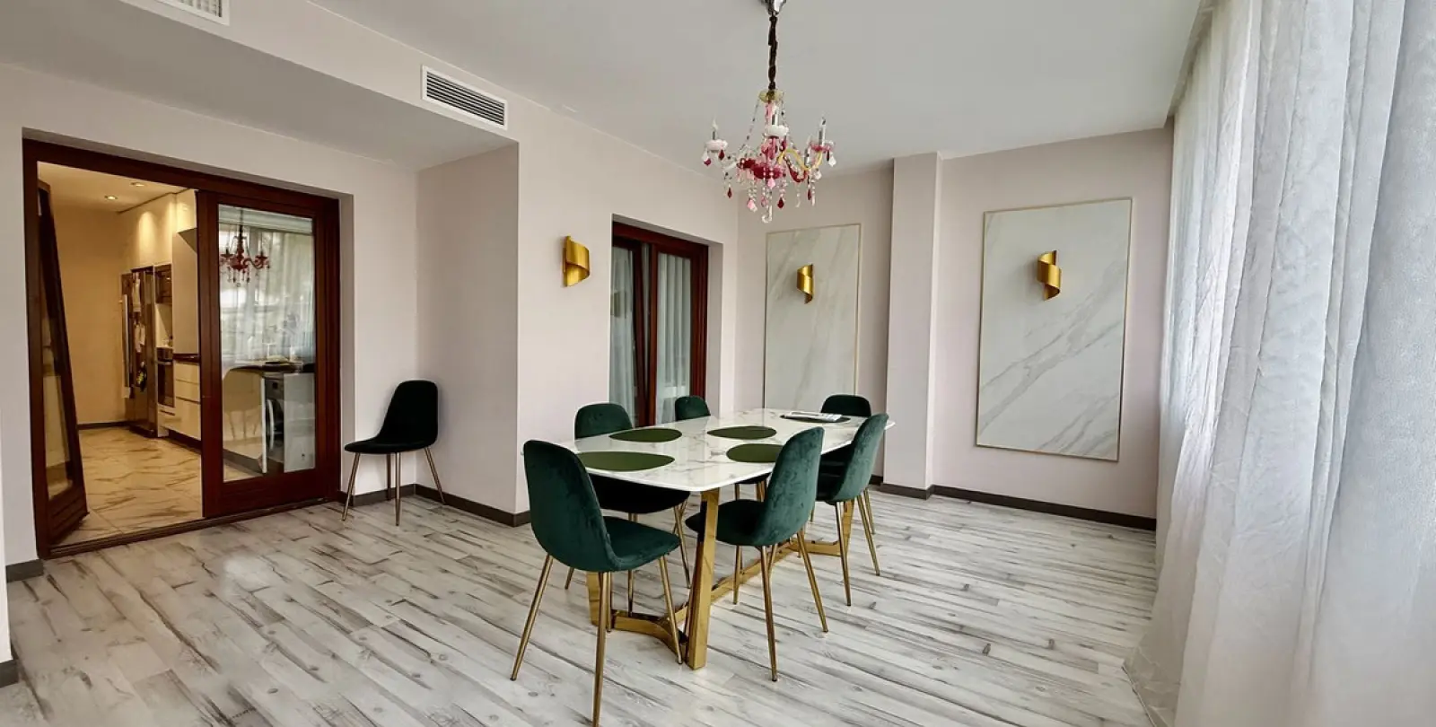 Short-term rent of middle floor apartment in The Golden Mile 7