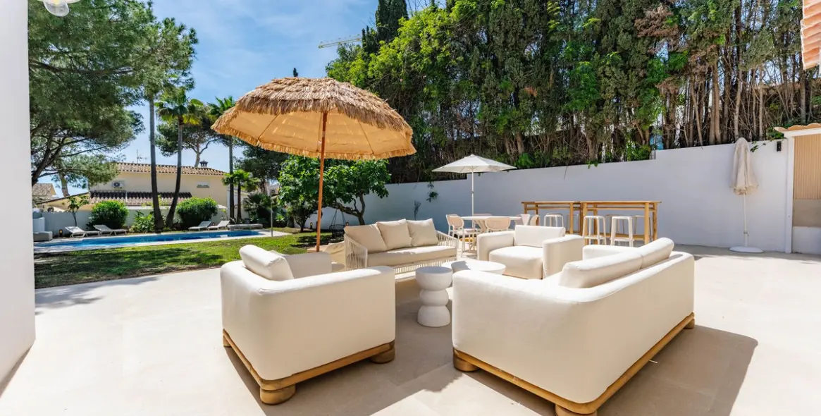 Short-term rent of detached villa in Costabella 3