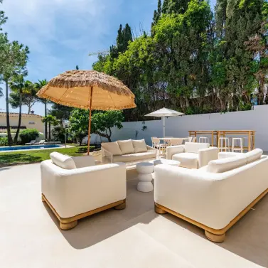 Short-term rent of detached villa in Costabella