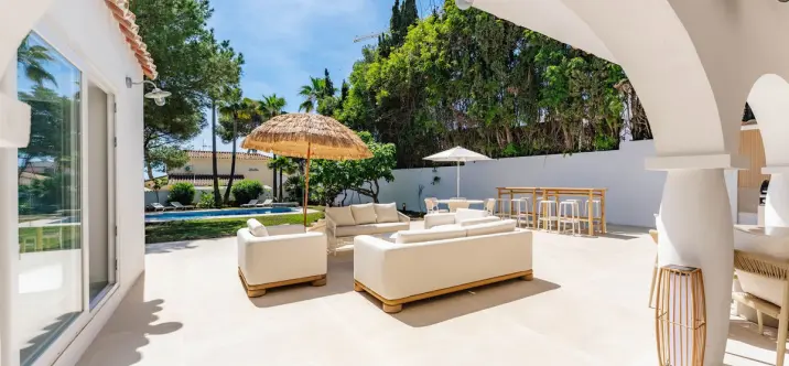 Short-term rent of detached villa in Costabella 3