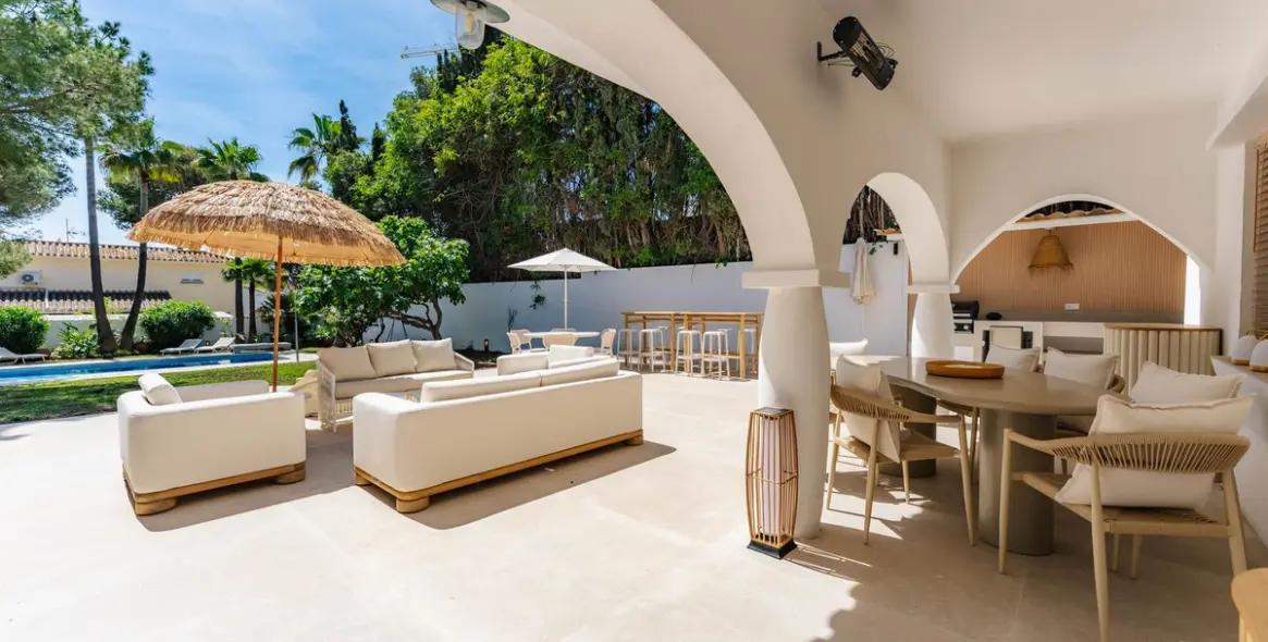 Short-term rent of detached villa in Costabella 5