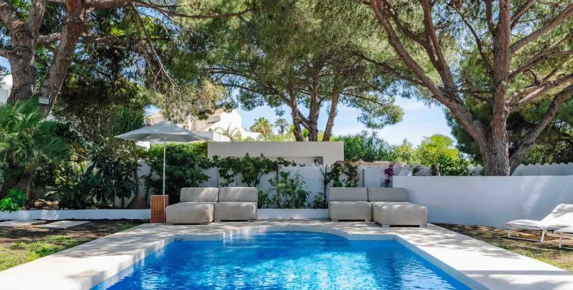 Short-term rent of detached villa in Costabella 8