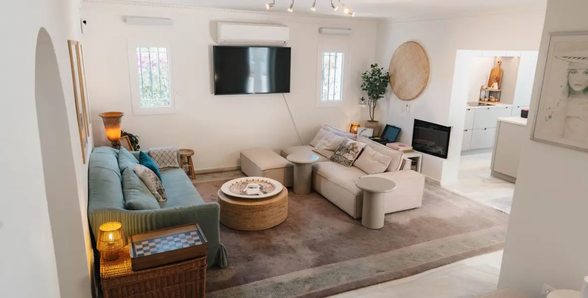 Short-term rent of detached villa in Costabella 16