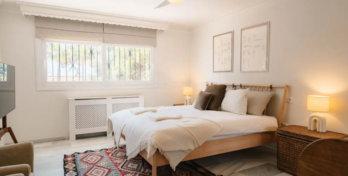 Short-term rent of detached villa in Costabella 21