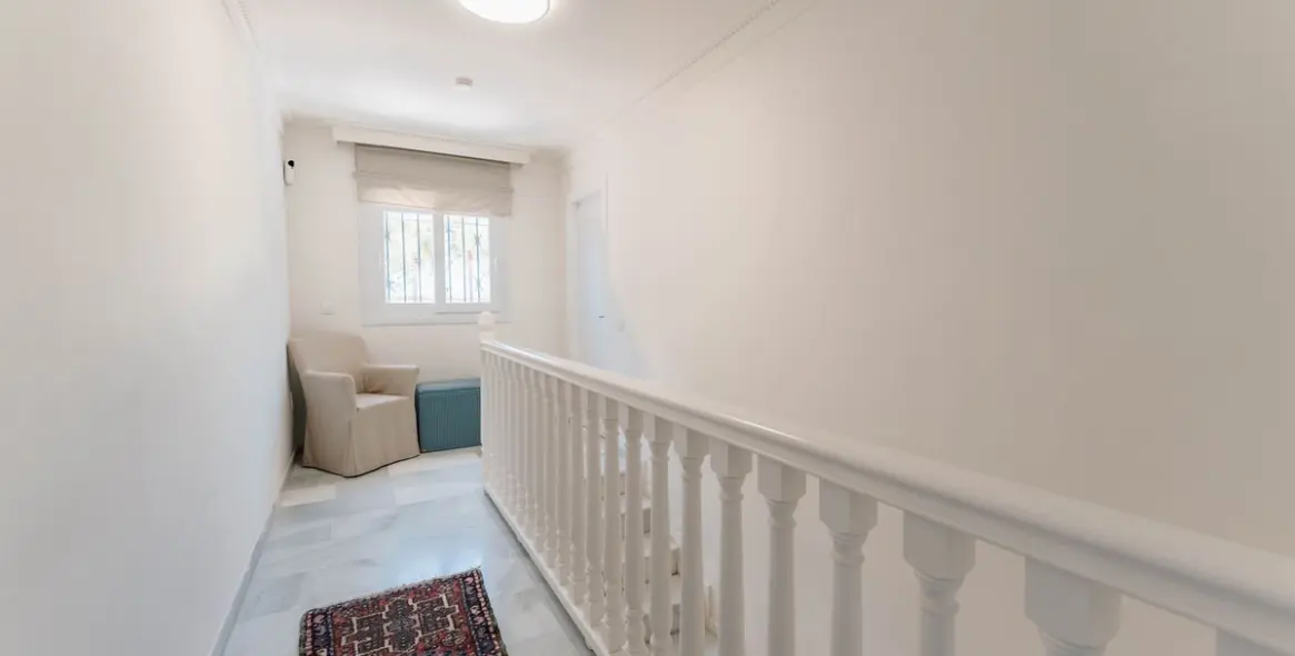 Short-term rent of detached villa in Costabella 33