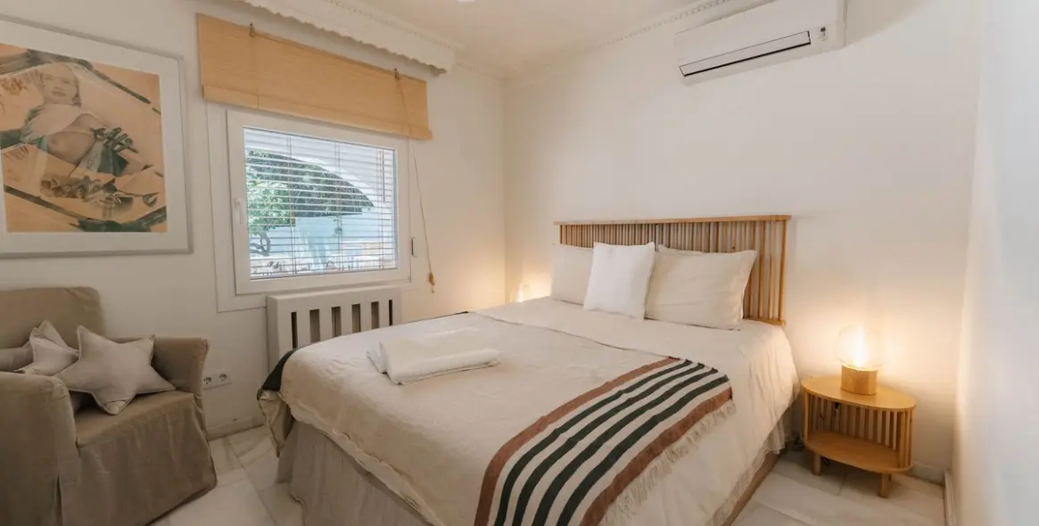 Short-term rent of detached villa in Costabella 34