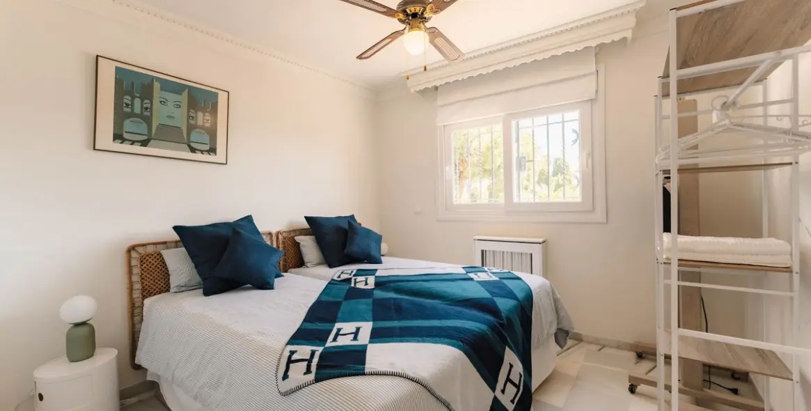 Short-term rent of detached villa in Costabella 42